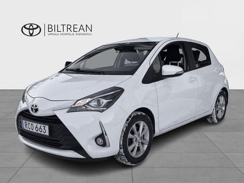 Vit Begagnad 2019 Toyota Yaris Active Halvkombi | 124 000 kr (Marknadspris) - Bild 1/4
