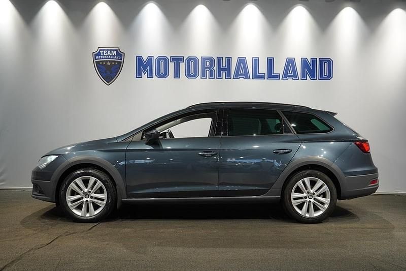 Grå Begagnad 2019 Seat Leon X-Perience Kombi | 169 000 kr (Marknadspris) - Bild 1/4