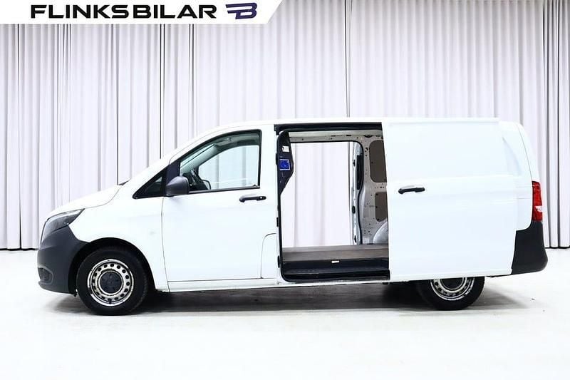 Vit Begagnad 2021 Mercedes Vito Van | 229 800 kr (Marknadspris) - Bild 1/4