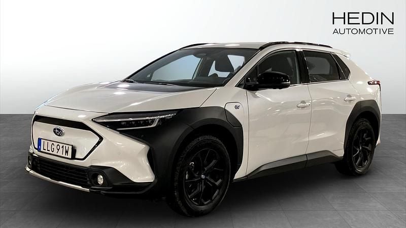 Vit Begagnad 2023 Subaru Solterra SUV | 362 900 kr (Marknadspris) - Bild 1/4