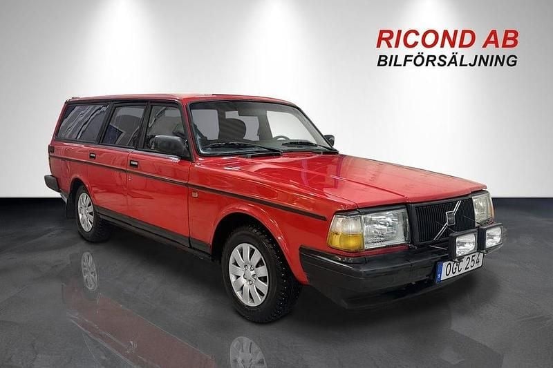 Begagnad Volvo 245 116 HK (85 kW) 1989 Röd Kombi