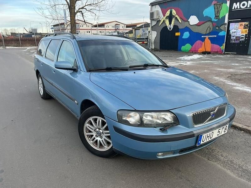 Begagnad 2004 Volvo V70 Kombi | 17 500 kr (Bra pris) - Bild 1/4