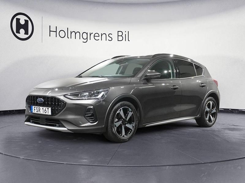Grå Begagnad 2022 Ford Focus Active Kombi | 229 900 kr (Marknadspris) - Bild 1/4