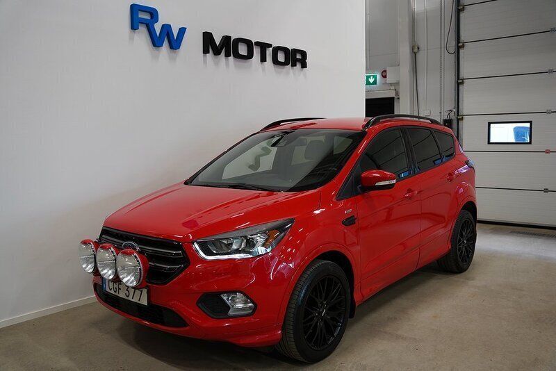 Röd Begagnad 2016 Ford Kuga ST-Line SUV | 149 800 kr (Marknadspris) - Bild 1/4