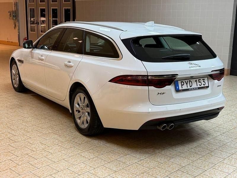 Begagnad Jaguar XF Sportbrake 180 HK (132 kW) 2018 Vit Kombi