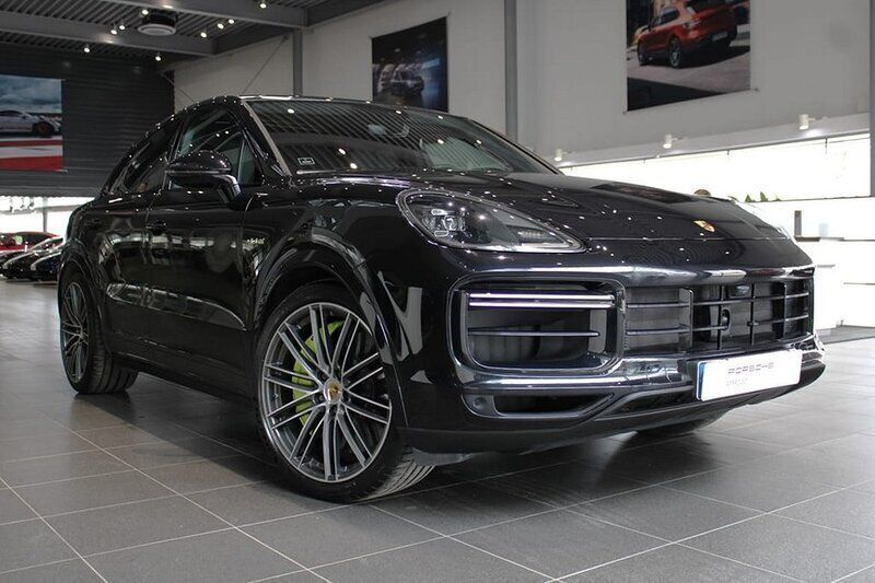 Svart Begagnad 2019 Porsche Cayenne Turbo S SUV | 995 000 kr - Bild 1/4