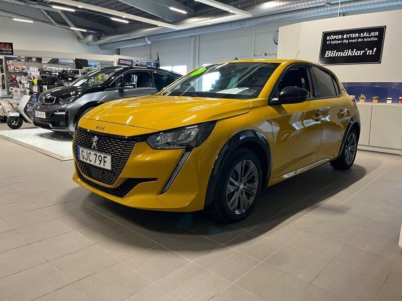 Gul Begagnad 2021 Peugeot e-208 Allure Halvkombi | 219 900 kr (Dyr) - Bild 1/4
