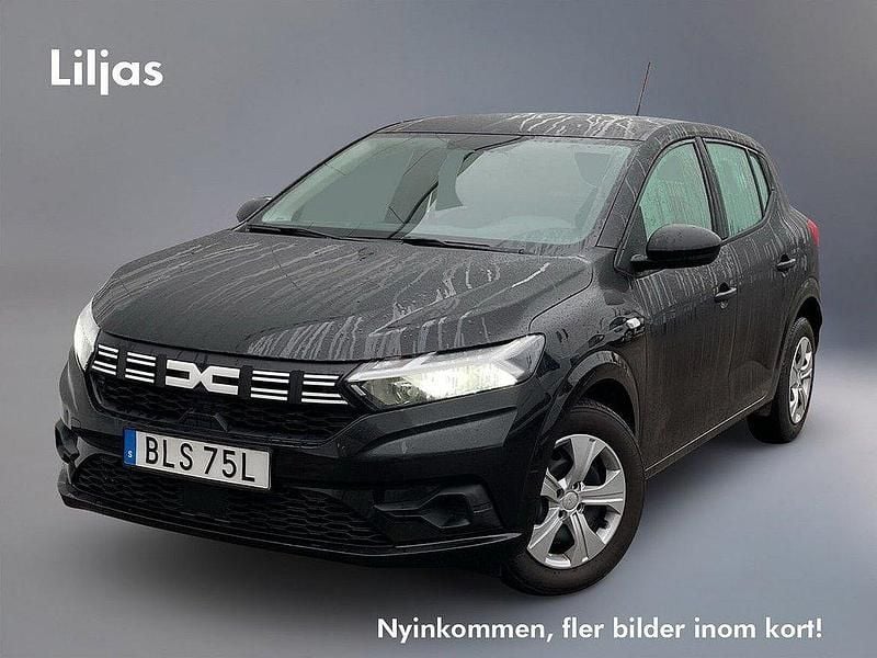 Svart Begagnad 2022 Dacia Sandero Essentiel Halvkombi | 132 500 kr (Bra pris) - Bild 1/3