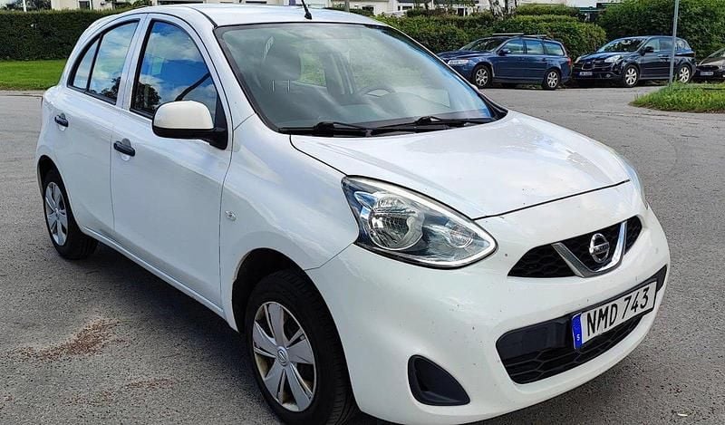 Vit Begagnad 2014 Nissan Micra Halvkombi | 52 000 kr (Lite dyr) - Bild 1/4