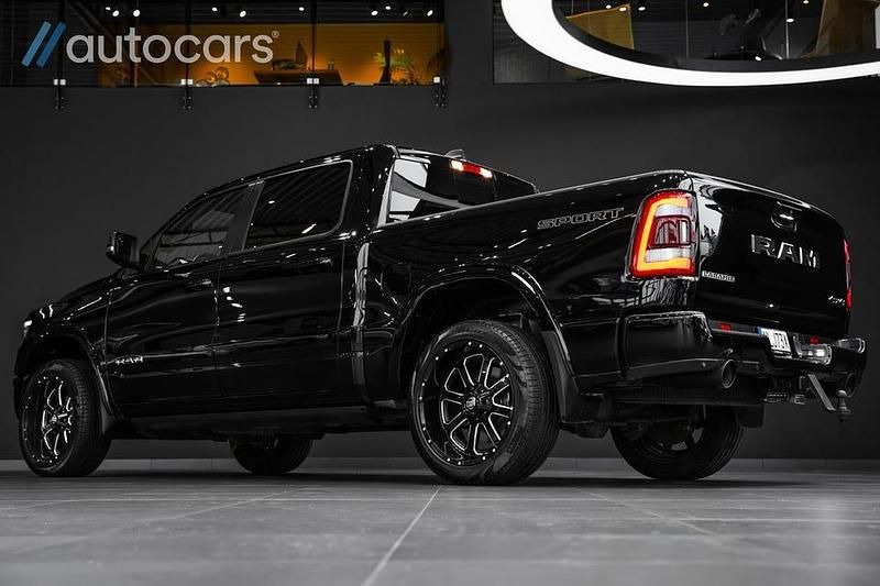 Begagnad RAM 1500 394 HK (289 kW) 2022 Svart Pickup