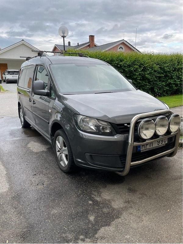 Grå Begagnad 2011 VW Caddy Maxi Minibuss | 45 000 kr (Superpris) - Bild 1/4