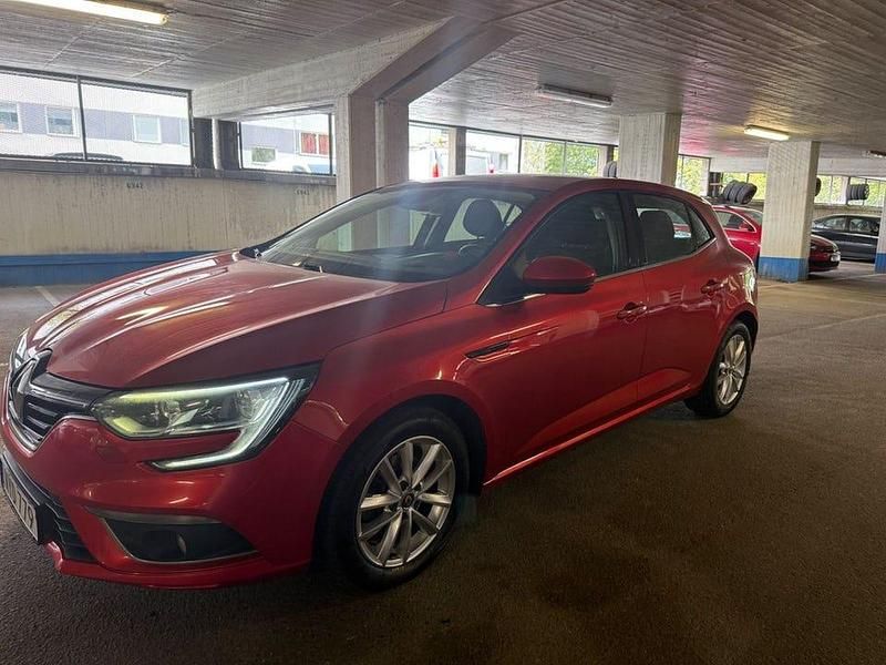 Begagnad Renault Mégane III 132 HK (97 kW) 2016 Röd