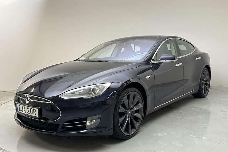 Blå Begagnad 2014 Tesla Model S Sedan | 200 000 kr - Bild 1/4
