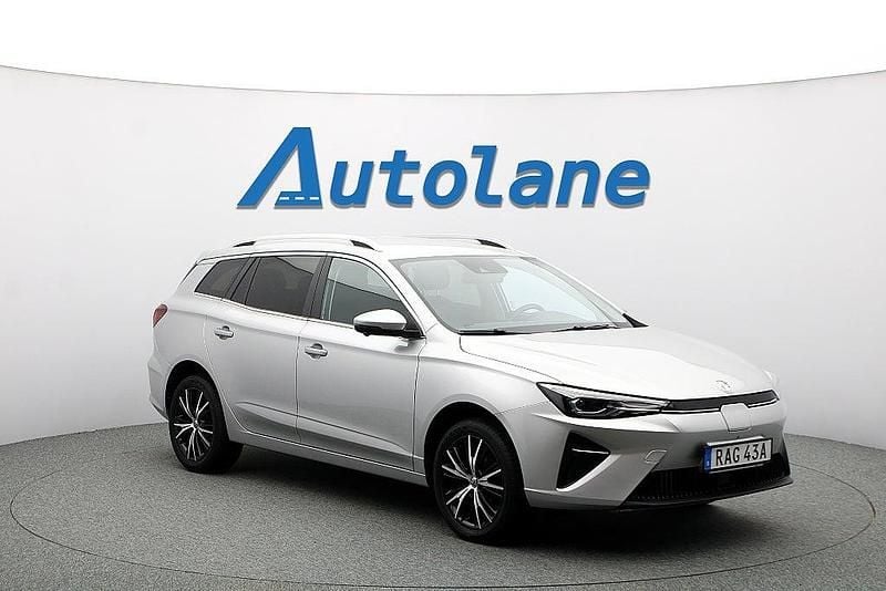 Grå Begagnad 2023 MG MG5 EV Long Range Kombi | 209 900 kr (Marknadspris) - Bild 1/3