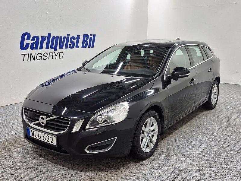 Begagnad Volvo V60 Summum 215 HK (158 kW) 2012 Svart metallic Kombi