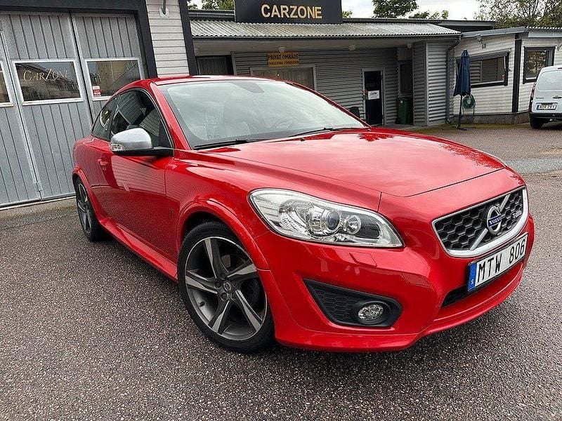 Röd Begagnad 2012 Volvo C30 R-Design Halvkombi | 64 900 kr (Marknadspris) - Bild 1/4