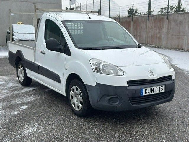 Vit Begagnad 2014 Peugeot Partner Van | 35 900 kr (Superpris) - Bild 1/4