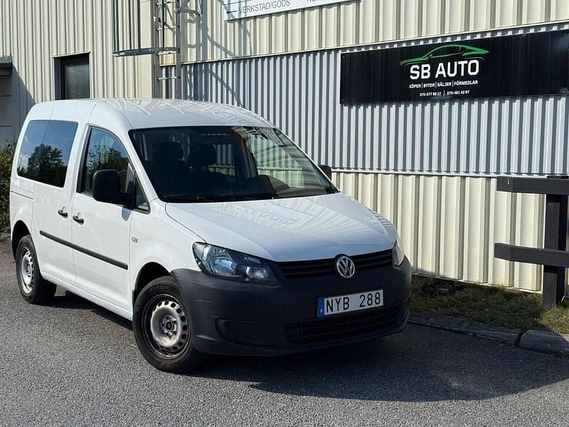 Vit Begagnad 2013 VW Caddy Minibuss | 94 990 kr (Dyr) - Bild 1/4