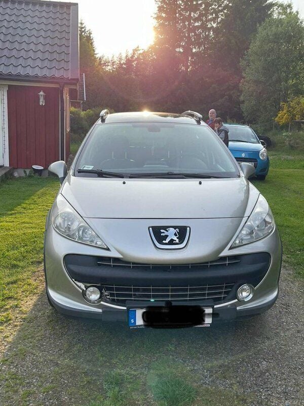 Grå Begagnad 2009 Peugeot 207 Outdoor Outdoor Kombi | 36 000 kr - Bild 1/4