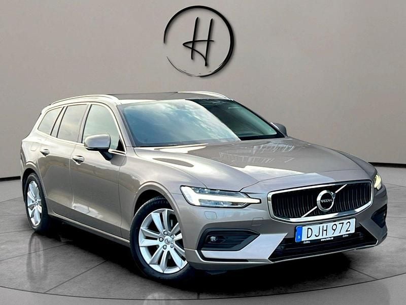 Grå Begagnad 2018 Volvo V60 Momentum Kombi | 269 900 kr (Lite dyr) - Bild 1/4