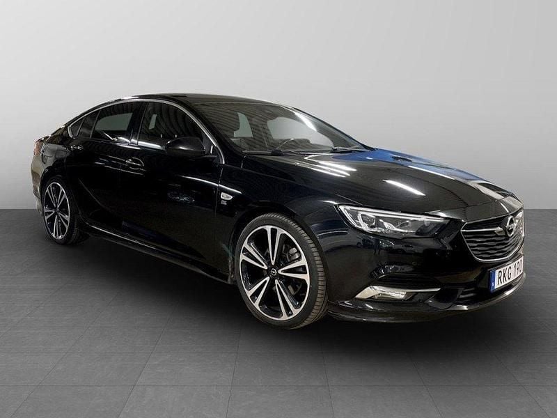 Svart Begagnad 2018 Opel Insignia OPC Sedan | 209 900 kr - Bild 1/4