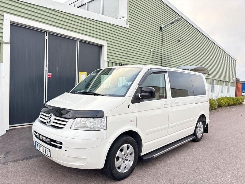 Vit Begagnad 2009 VW Multivan Minibuss | 119 900 kr (Lite dyr) - Bild 1/4