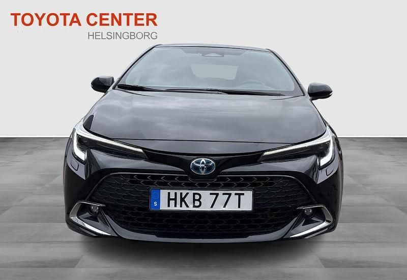Begagnad Toyota Corolla Hybrid Style 142 HK (104 kW) 2023 Svart Halvkombi