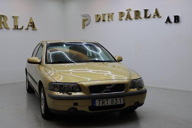 Begagnad Volvo S60 Business Edition 200 HK (147 kW) 2003 Gul Sedan