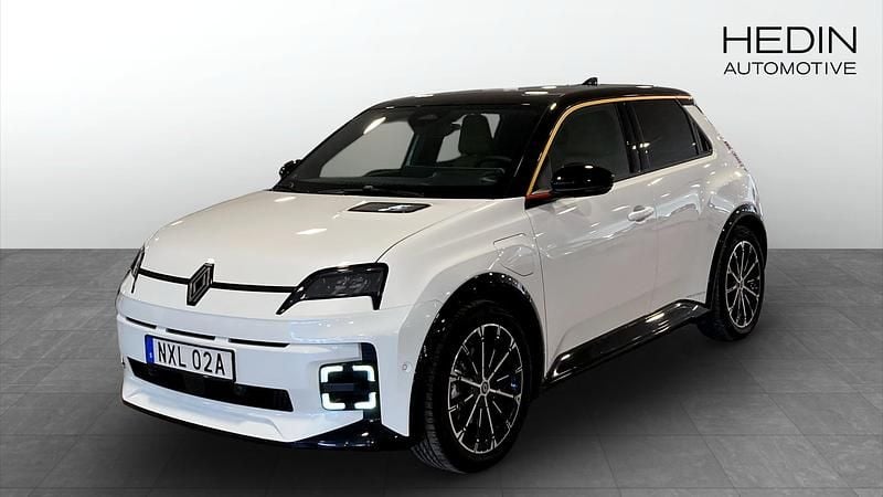 Vit Begagnad 2025 Renault R5 Iconic Halvkombi | 399 900 kr (Marknadspris) - Bild 1/4