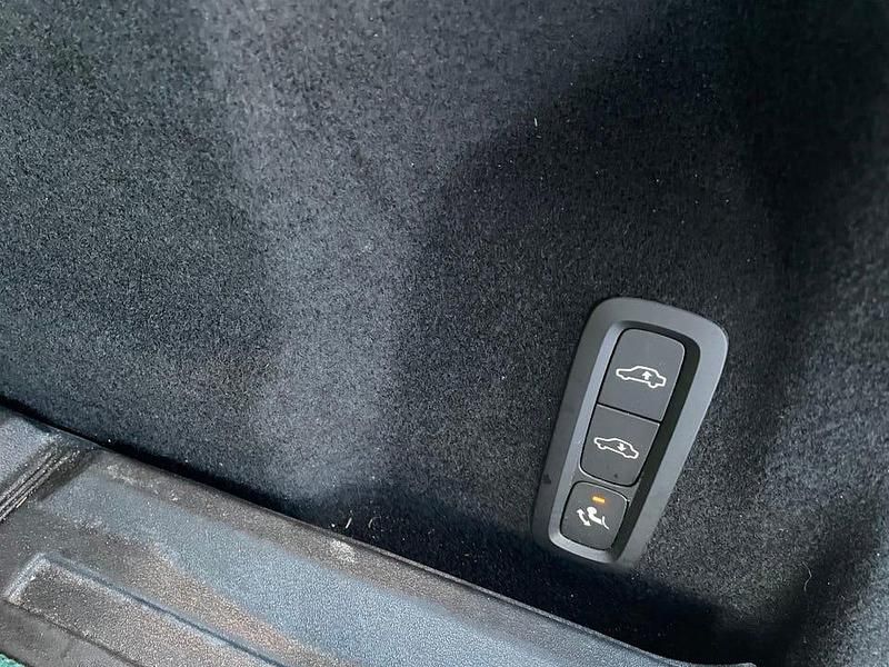 Begagnad Volvo XC60 350 HK (257 kW) 2022 Thunder grey SUV