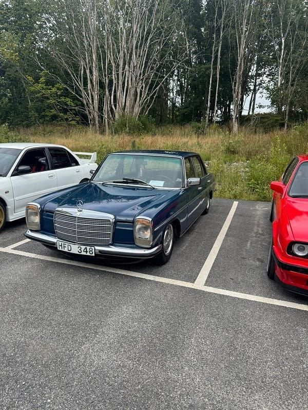 Begagnad Mercedes 230 1974