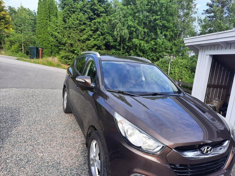Brun Begagnad 2013 Hyundai ix35 SUV | 83 000 kr (Bra pris) - Bild 1/4