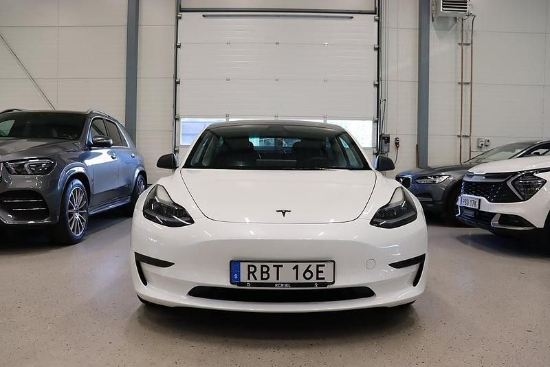Begagnad Tesla Model 3 Performance 377 kW (513 HK) 2022 Vit Sedan
