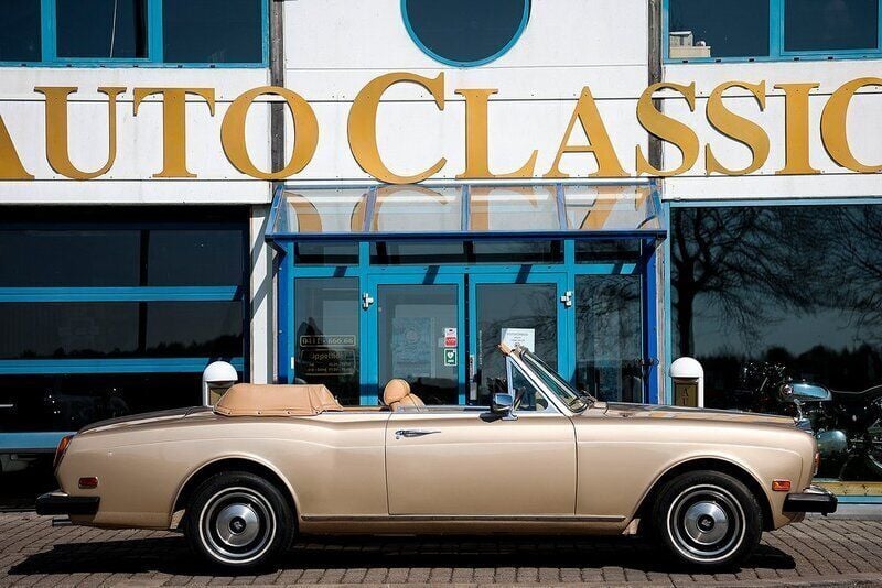 Begagnad Rolls Royce Corniche 1983 Creme vit Cab