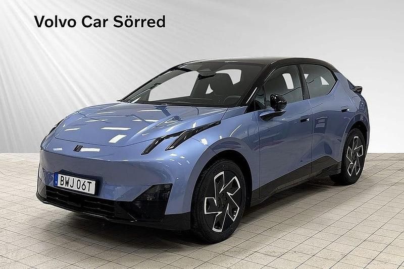 Blå Begagnad 2025 Lynk & Co 02 SUV | 389 900 kr (Bra pris) - Bild 1/3