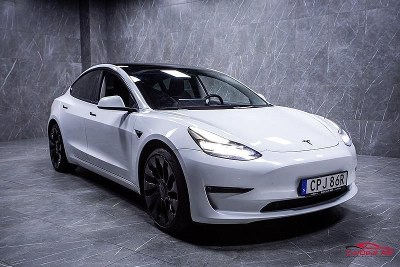 Begagnad Tesla Model 3 Performance 377 kW (513 HK) 2022 Vit Sedan