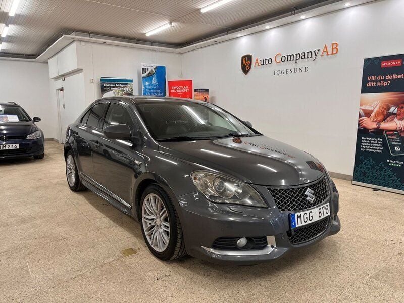 Grå Begagnad 2012 Suzuki Kizashi Sedan | 64 900 kr - Bild 1/4