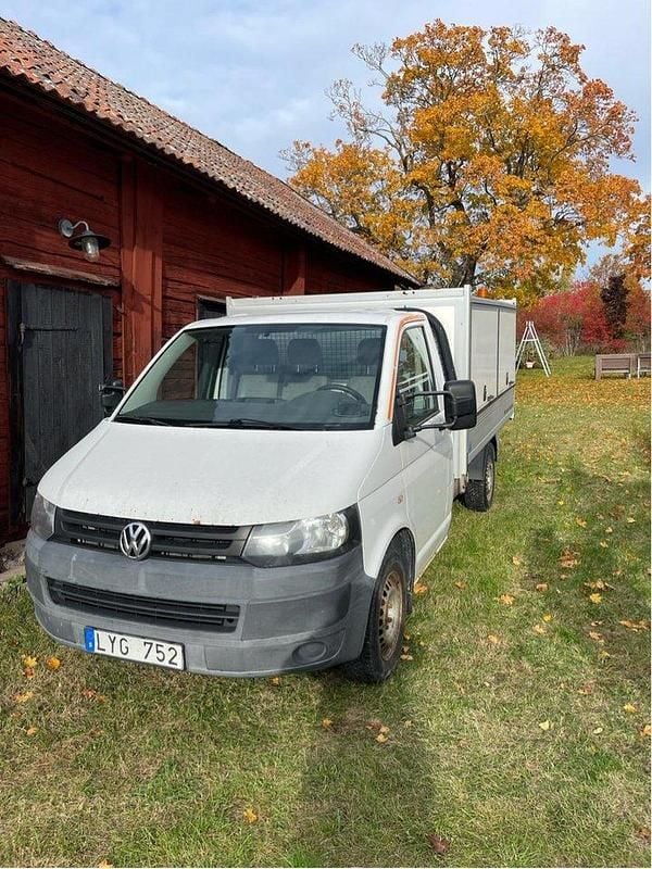 Vit Begagnad 2012 VW T5 Van | 61 000 kr (Marknadspris) - Bild 1/4