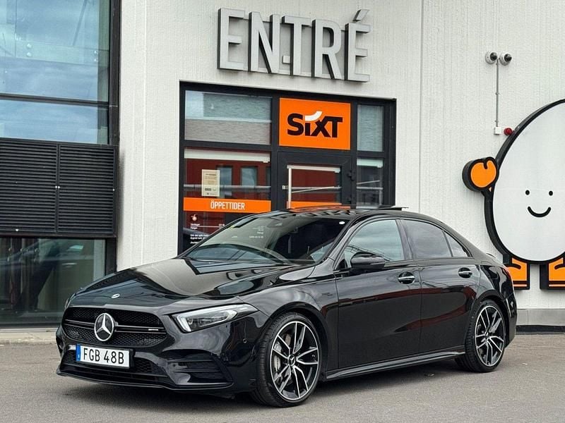 Svart Begagnad 2022 Mercedes A35 AMG AMG Sedan | 419 000 kr (Marknadspris) - Bild 1/4