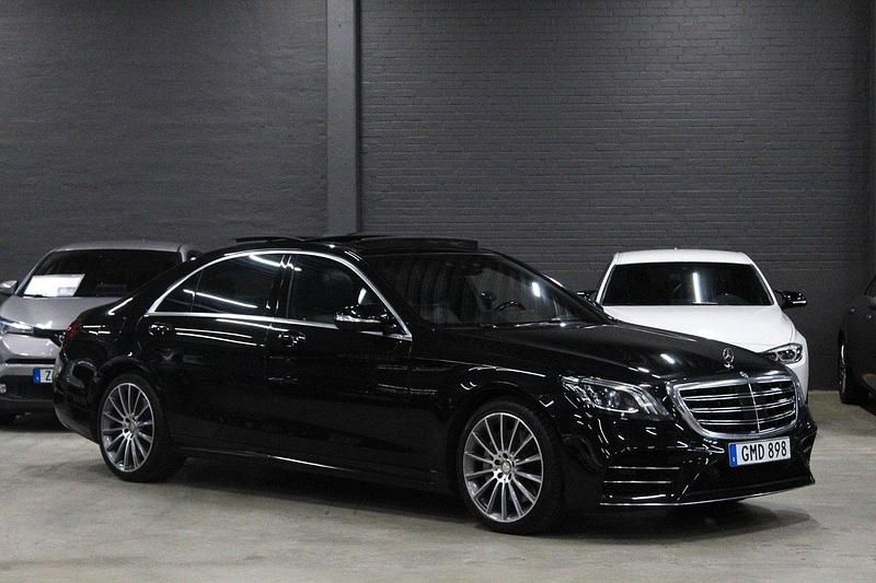Svart Begagnad 2018 Mercedes S560 AMG Sedan | 499 900 kr - Bild 1/4