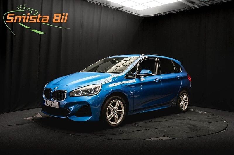 Blå Begagnad 2019 BMW 225 M Sport Minibuss | 188 900 kr - Bild 1/3