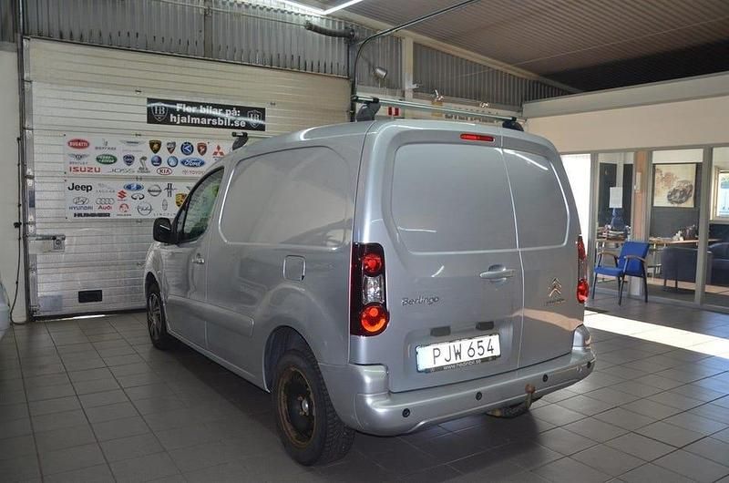 Begagnad Citroën Berlingo 99 HK (72 kW) 2017 Silver Minibuss