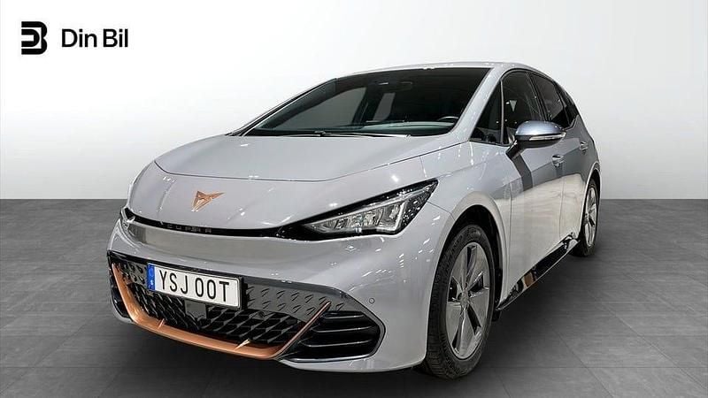 Ljusgrå (vapor grey) Begagnad 2022 Cupra Born Halvkombi | 249 900 kr (Marknadspris) - Bild 1/4