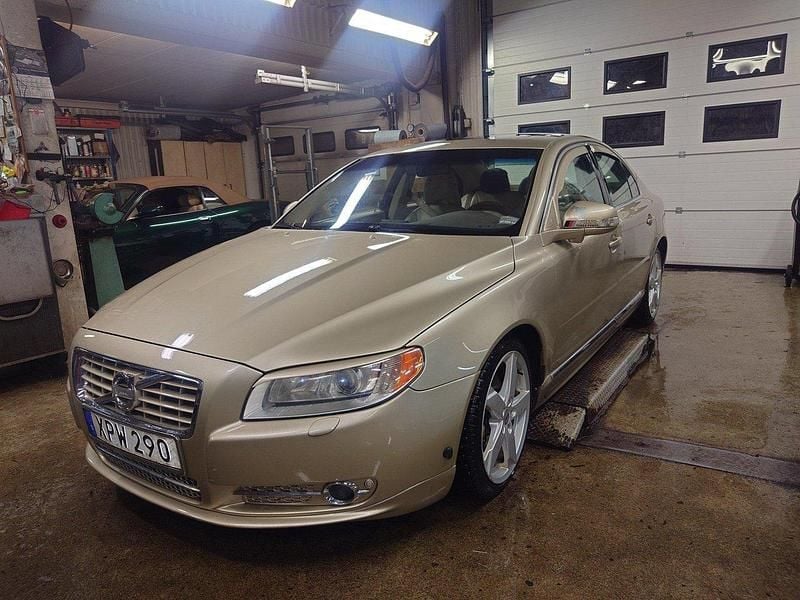 Brun Begagnad 2007 Volvo S80 Summum Sedan | 35 000 kr (Bra pris) - Bild 1/4