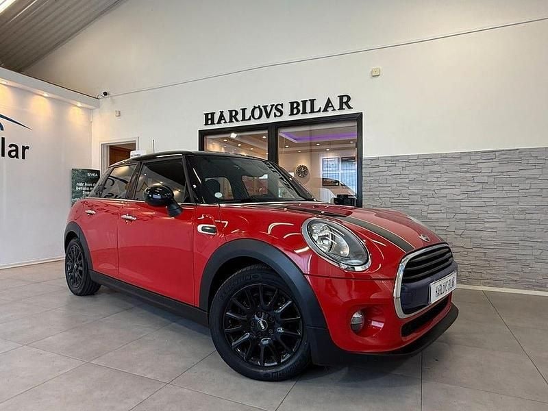 Begagnad Mini Cooper Pepper 136 HK (100 kW) 2018 Röd Halvkombi