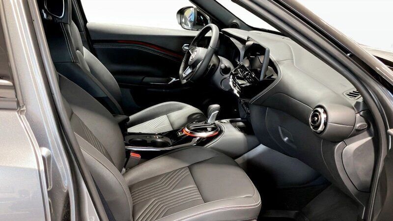 Begagnad Nissan Juke Tekna 2024 Grå SUV