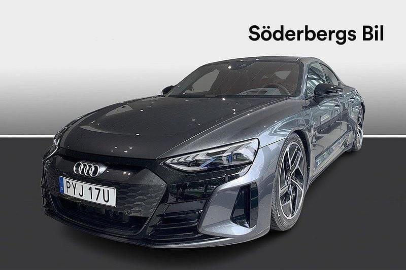 Grå (daytonagrå pärleffekt) Begagnad 2023 Audi e-tron GT quattro Sedan | 929 000 kr - Bild 1/4