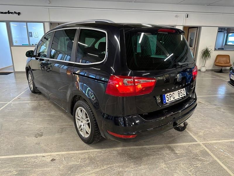 Begagnad Seat Alhambra Ecomotive 140 HK (102 kW) 2012 Svart Minibuss
