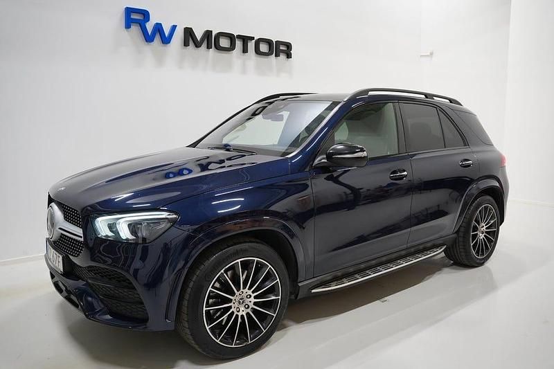 Mörkblå Begagnad 2019 Mercedes GLE400 AMG SUV | 539 900 kr (Marknadspris) - Bild 1/4