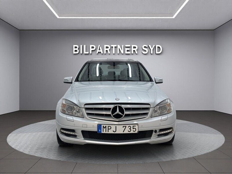 Silver Begagnad 2010 Mercedes C180 Avantgarde Sedan | 84 900 kr (Marknadspris) - Bild 1/3